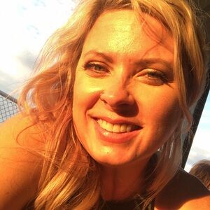 Meet your Posher, Leslie